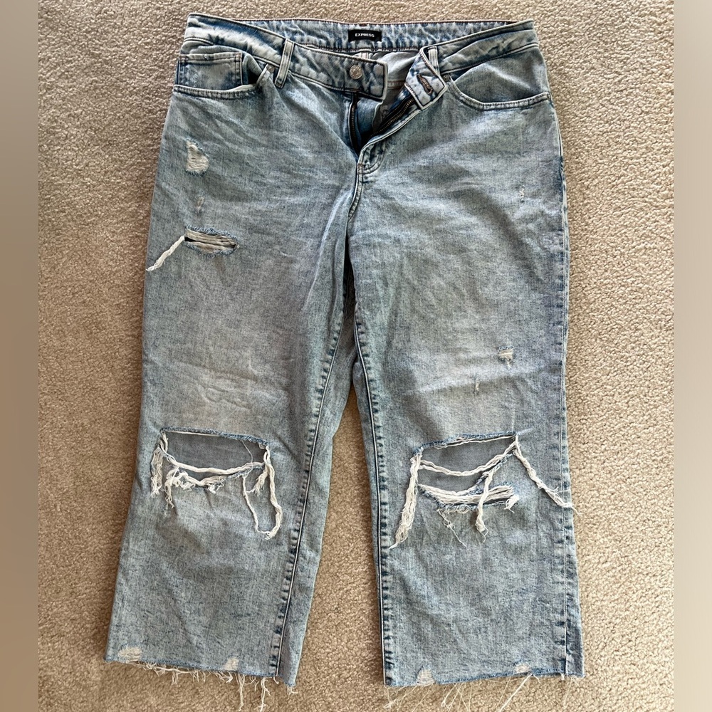 THE perfect mom comfy Jean! Express 90’s Ankle Boot #14